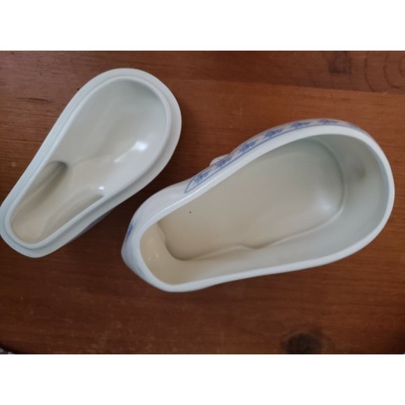 Crowning Touch Blue & White Floral Roses Bunny Trinket Box, Japan, Cottagecore - Picture 2 of 7